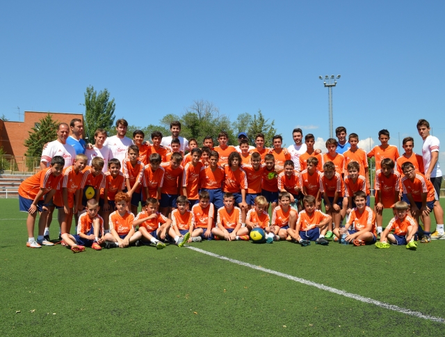 Alumnos con la equipacion